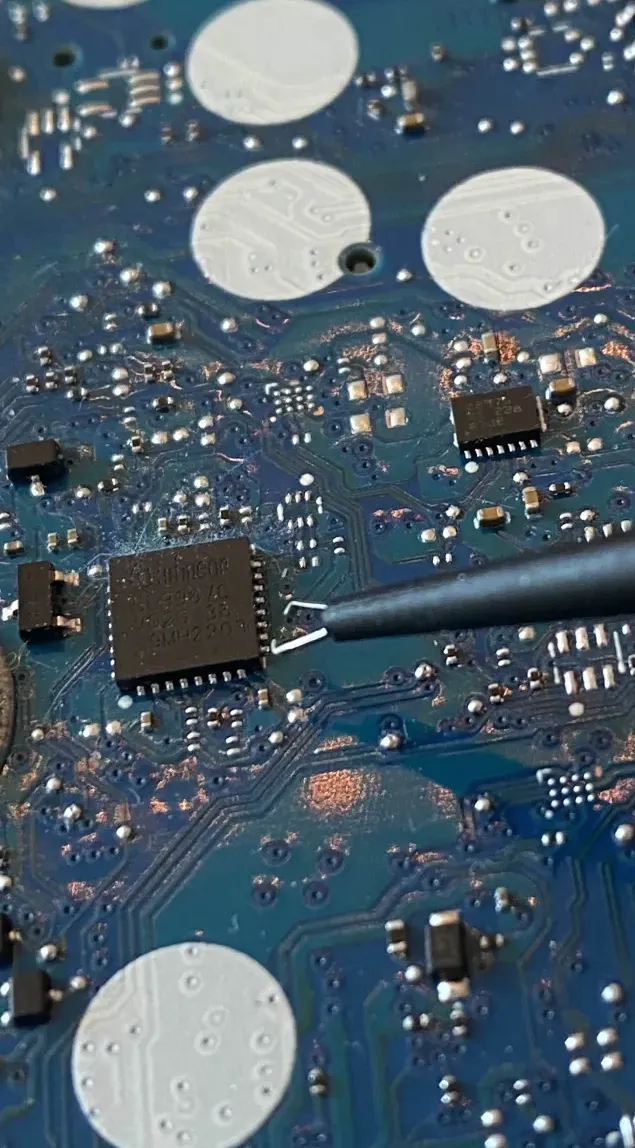 example hooks to big tpm chip